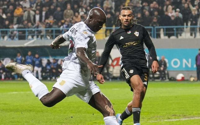 “Neftçi” Abubakarı niyə gətirib? Qol duyumu güclüdür, amma hərəkəti azdır”