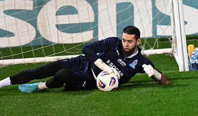 AFFA-nın baş katibi millinin futbolçularını tək buraxmadı -