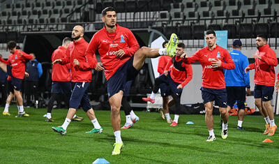 AFFA-nın baş katibi millinin futbolçularını tək buraxmadı -