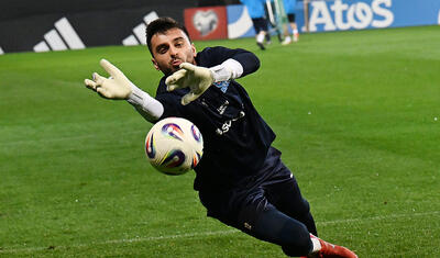 AFFA-nın baş katibi millinin futbolçularını tək buraxmadı -