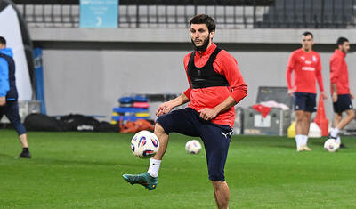 AFFA-nın baş katibi millinin futbolçularını tək buraxmadı -