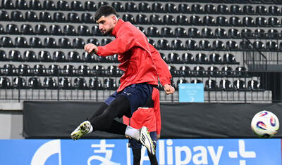 AFFA-nın baş katibi millinin futbolçularını tək buraxmadı -