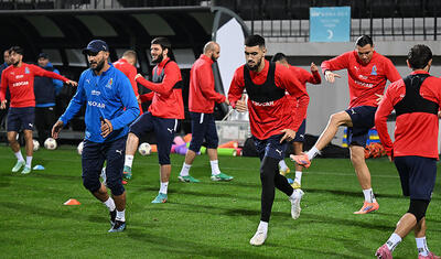 AFFA-nın baş katibi millinin futbolçularını tək buraxmadı -