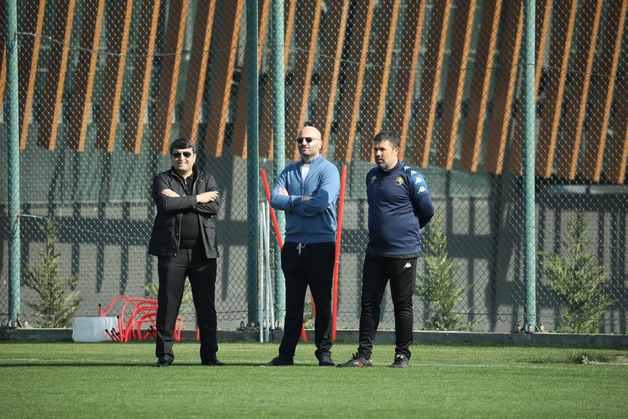 Zamin dayandı - İstədiyim transferləri edin, bu yeri sizə təhvil verim!