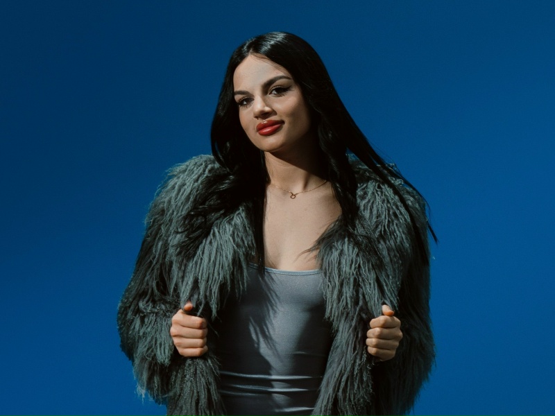 Azərbaycanlı qız növbəti dəfə Rusiyada adını duyurdu - FOTO