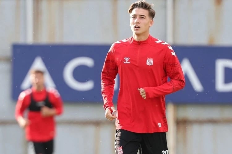 “Qumar” üstündə “qara siyahı”ya düşdü, səhvini etiraf etdi: “Üzr istəyirəm”