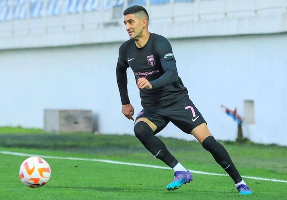 Üç ildir Azərbaycanda çıxış edən əcnəbinin “qələmi qırıldı”