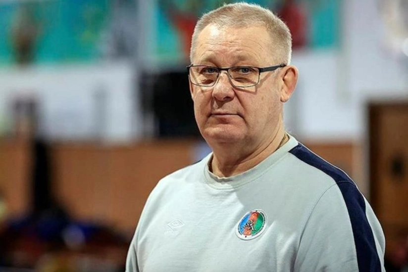 Azərbaycan millisinin baş məşqçisi: 