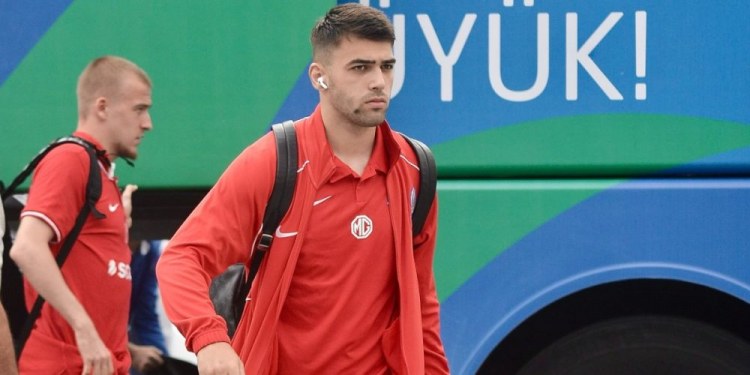 Azərbaycanlı hücumçu Fransaya qarşı oynamayacaq