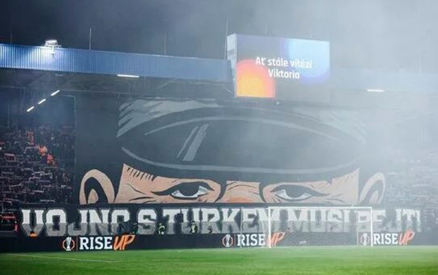 UEFA “Fənərbaxça”ya 150 minlik cərimə kəsdi - Bu plankarta görə