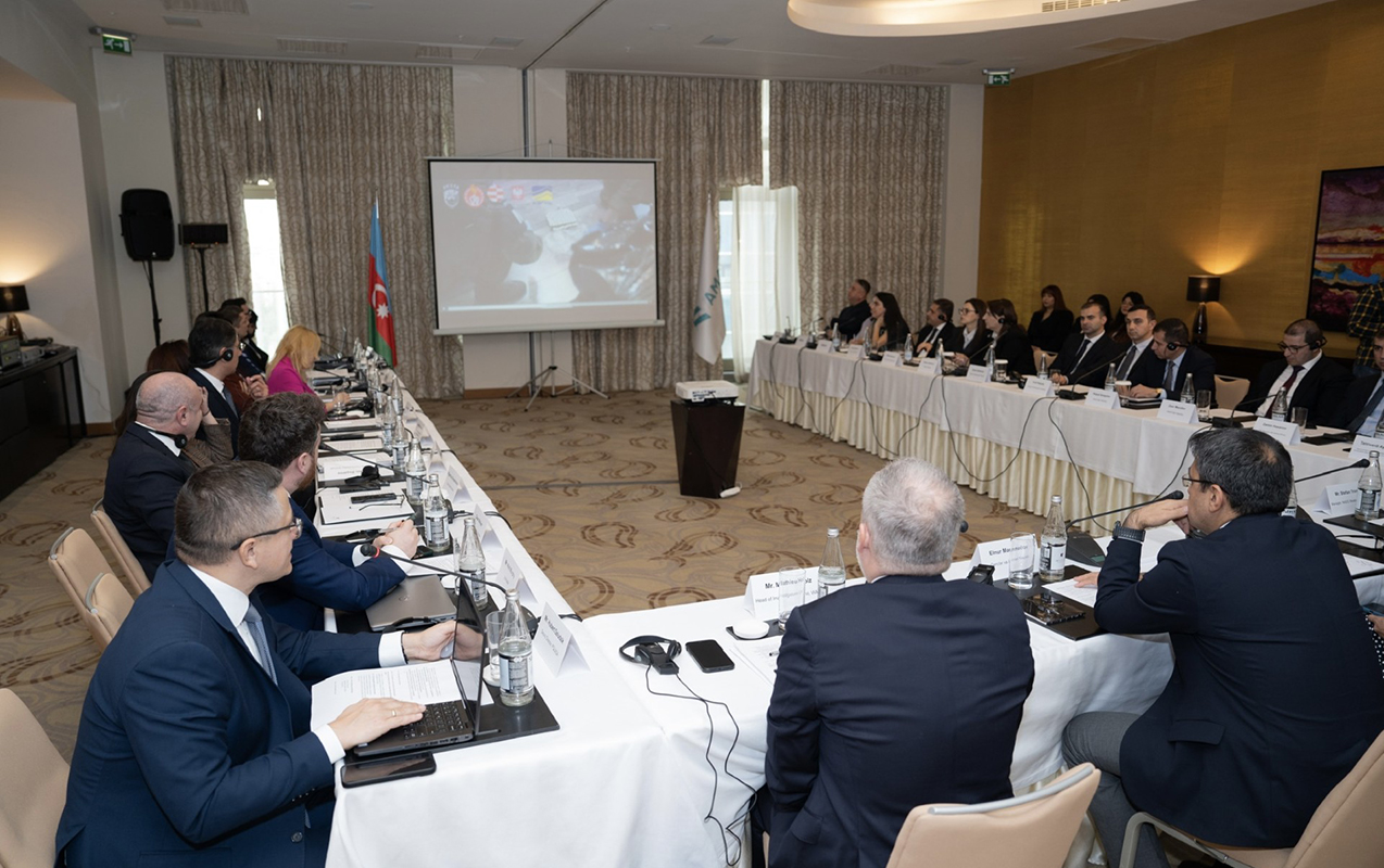 Problemli mövzuda qapalı dəyirmi masa keçirildi - FOTOLAR