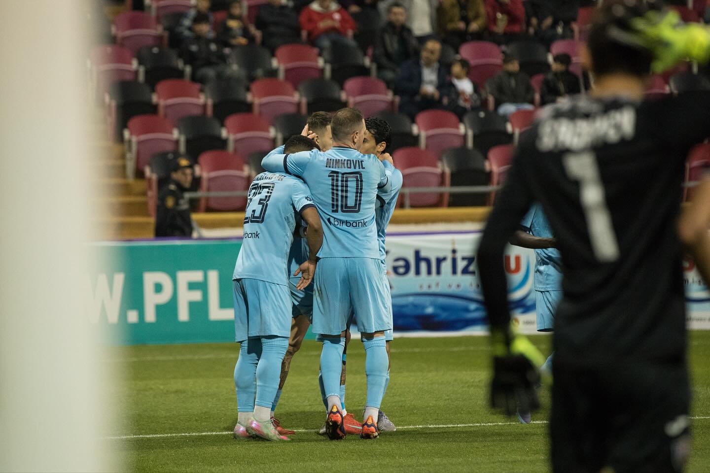 Üç hücumçu məni razı salmır, birini də alın - Rəhbərlikdən tələb etdi!