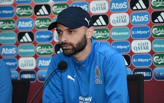 Yığmanın başında dayanan: “Məni təəccübləndirdilər"