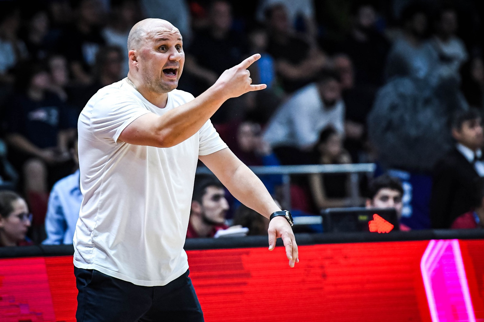 "Neftçi"nin baş məşqçisi: "Tarix ehtimalları deyil, reallıqları sevir"