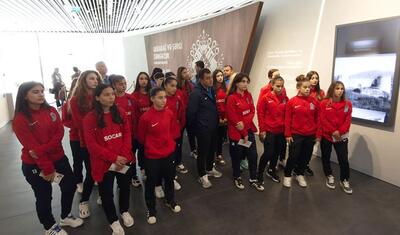 Millimizin qızları Zəfər Muzeyini ziyarət etdi -