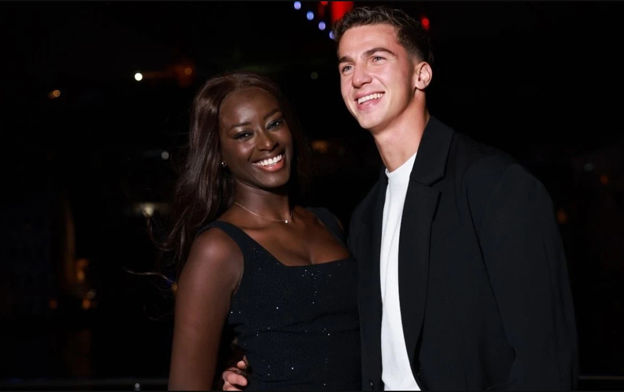 Türkiyəli futbolçu modelə romantik evlilik təklif etdi