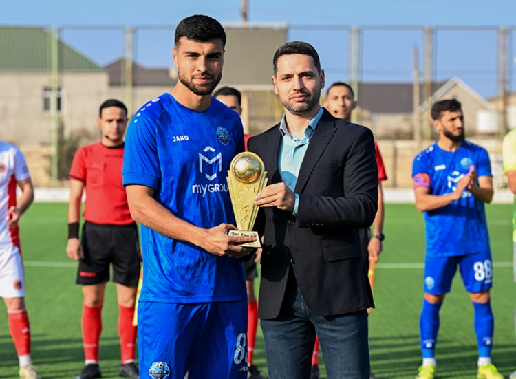 Quliyev "Ayın qolu"nu aldı