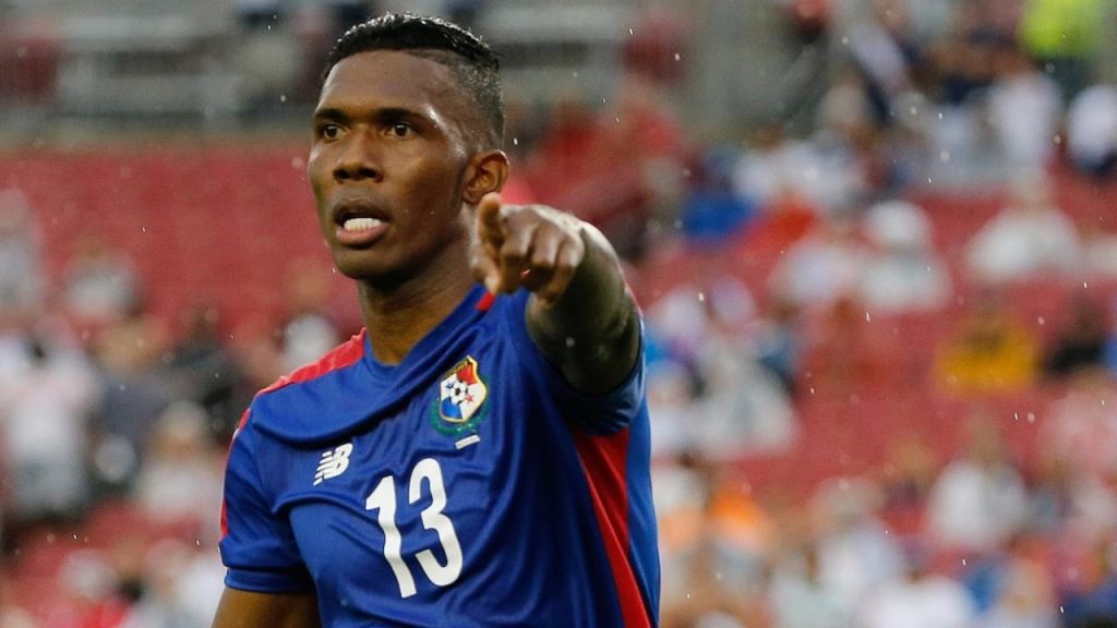 “Çağırsalar, ölkəm üçün bütün gücümü verməyə hazır olacam”