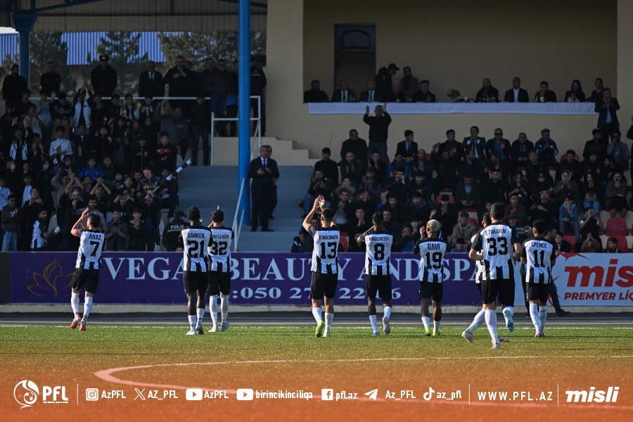 Baş məşqçidən sonra iki köməkçi də yola salındı
