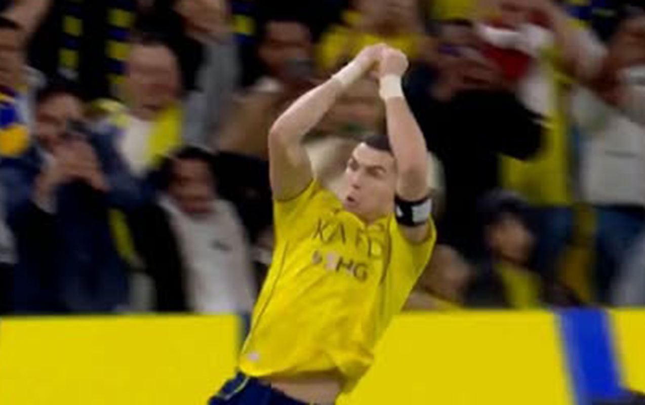 Ronaldo akrobatik tullanış etdi, fantastik qol vurdu - VİDEO