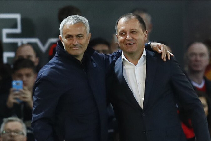 "Neftçi" tanınmış baş məşqçini Azərbaycana gətirə bilmək üçün bu addımı da atdı!