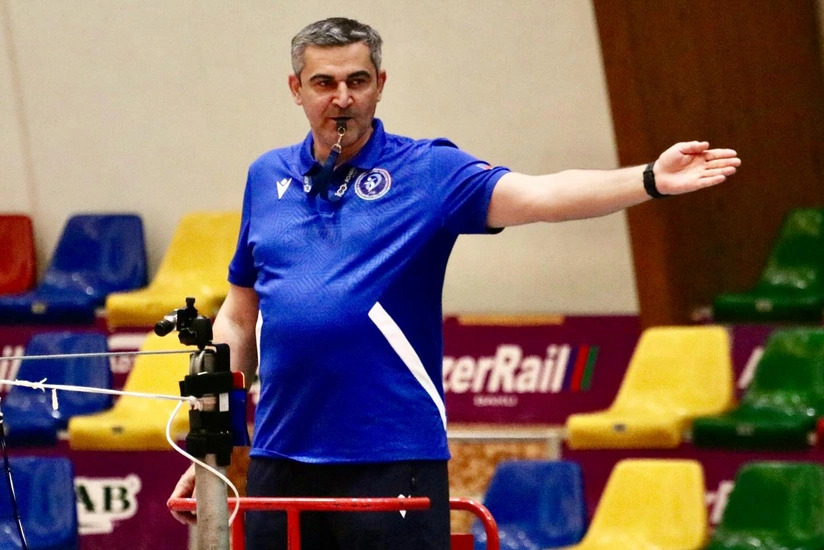 Axundov Yunanıstan və Rumıniya komandalarının oyununda