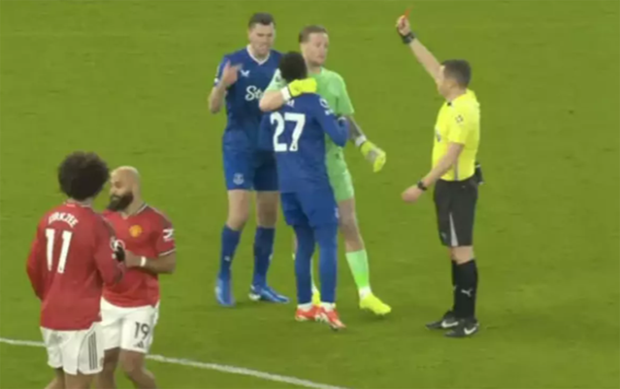 Premyer Liqada olay: Komanda yoldaşına sillə vurdu, meydandan qovuldu - VİDEO+FOTOLAR