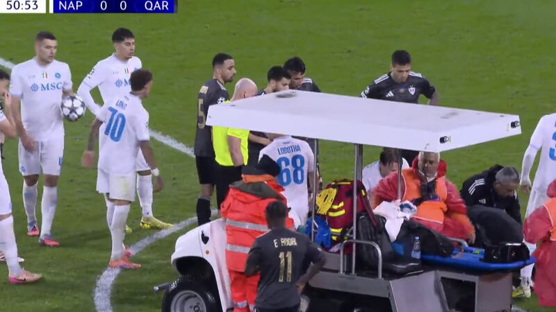 Azərbaycan klubunun müdafiəçisi huşunu itirdi, hamını qorxutdu!