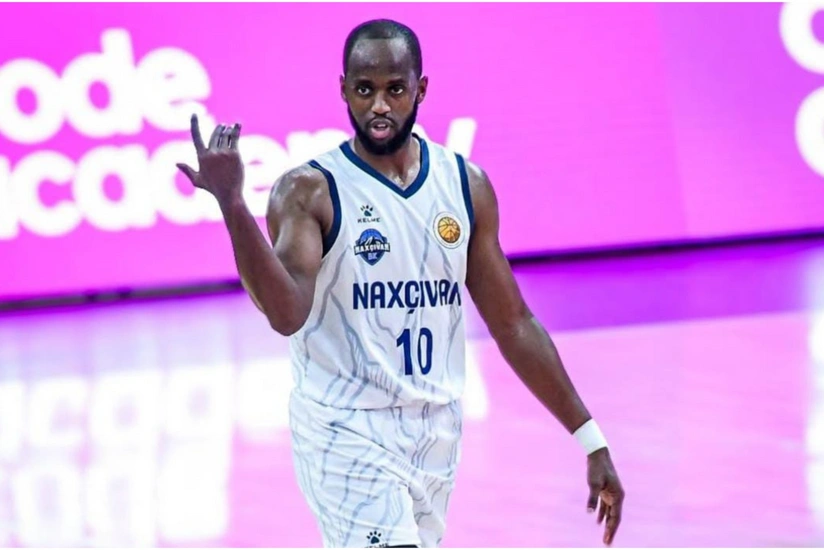 Səudiyyə Ərəbistanında forma geyinmiş amerikalı Azərbaycan klubunda