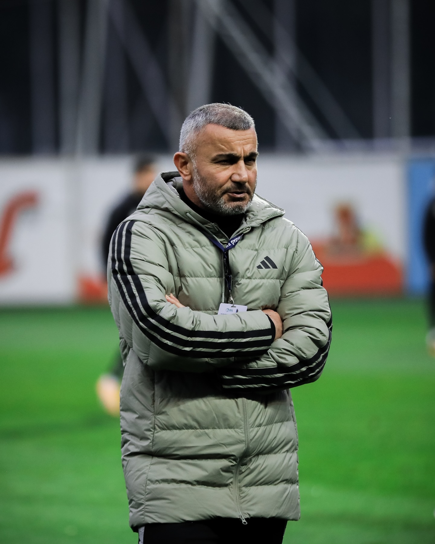 Qurban Qurbanov mübahisə edənlərə  “qulaqburma”sı verdi - VİDEO