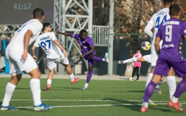 Premyer Liqada hadisə: Üç dəqiqəyə “yıxıldılar” - VİDEO