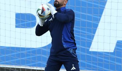 Yeni baş məşqçi özünə 3 köməkçi tapdı -