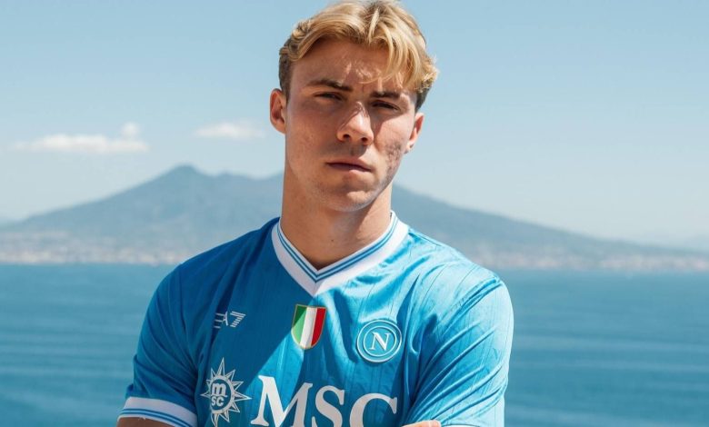 “Əlbəttə ki, mən də qol vurmaq istərdim” - “Napoli”nin hücumçusu