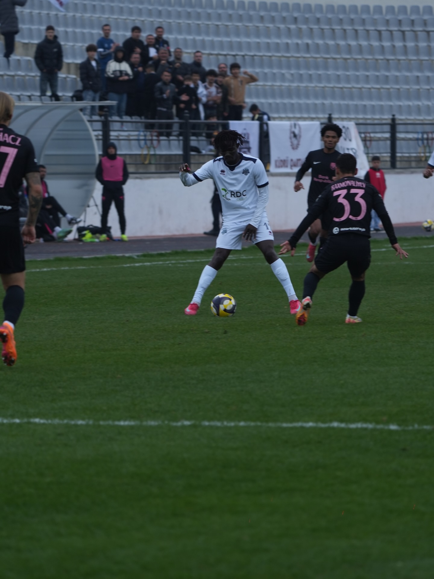 “O, özünü müdafiə edir, elə deməlidir” - Afrikalı MÜSAHİB