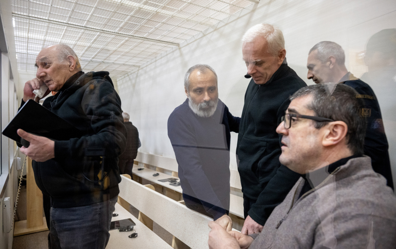 Müdafiə çıxışları bitdi , Arayikgil son söz deyəcəklər - FOTOLAR