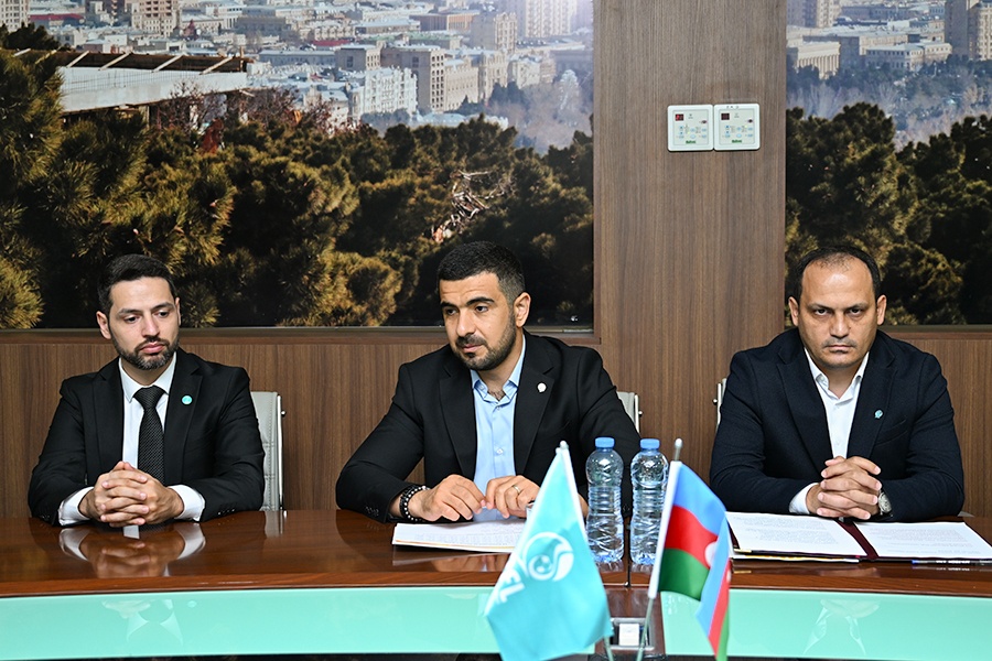 SON DƏQİQƏ - Aldadıldılar, yığışıb PFL-in binasına üz tutdular