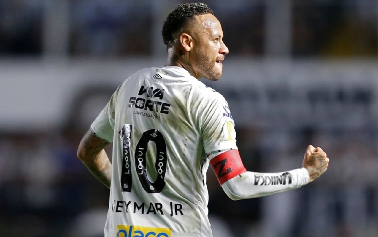 Məşhur hücumçu 3 il sonra het-trik etdi - VİDEO