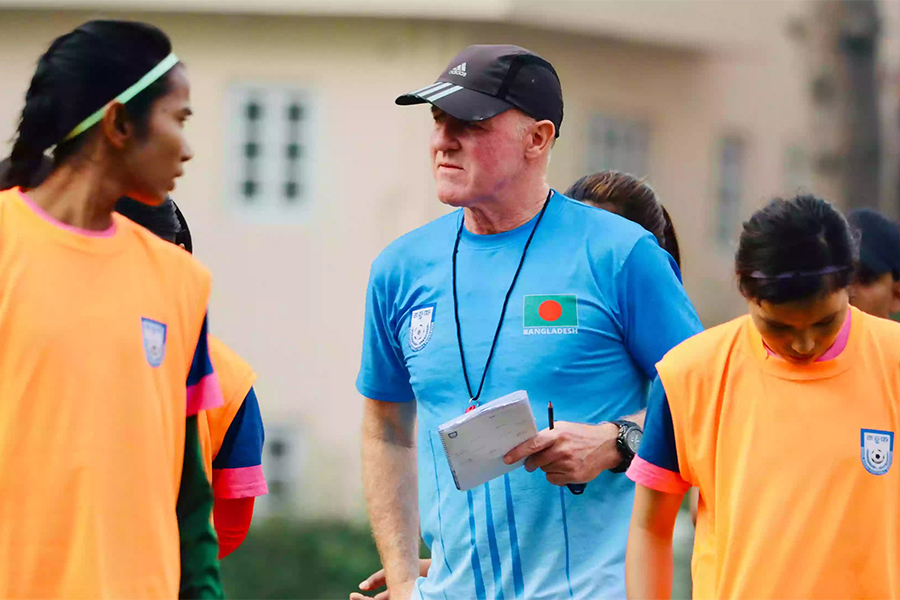 “Azərbaycan millisi çox güclüdür, onlar böyük maliyyə vəsaiti alır”