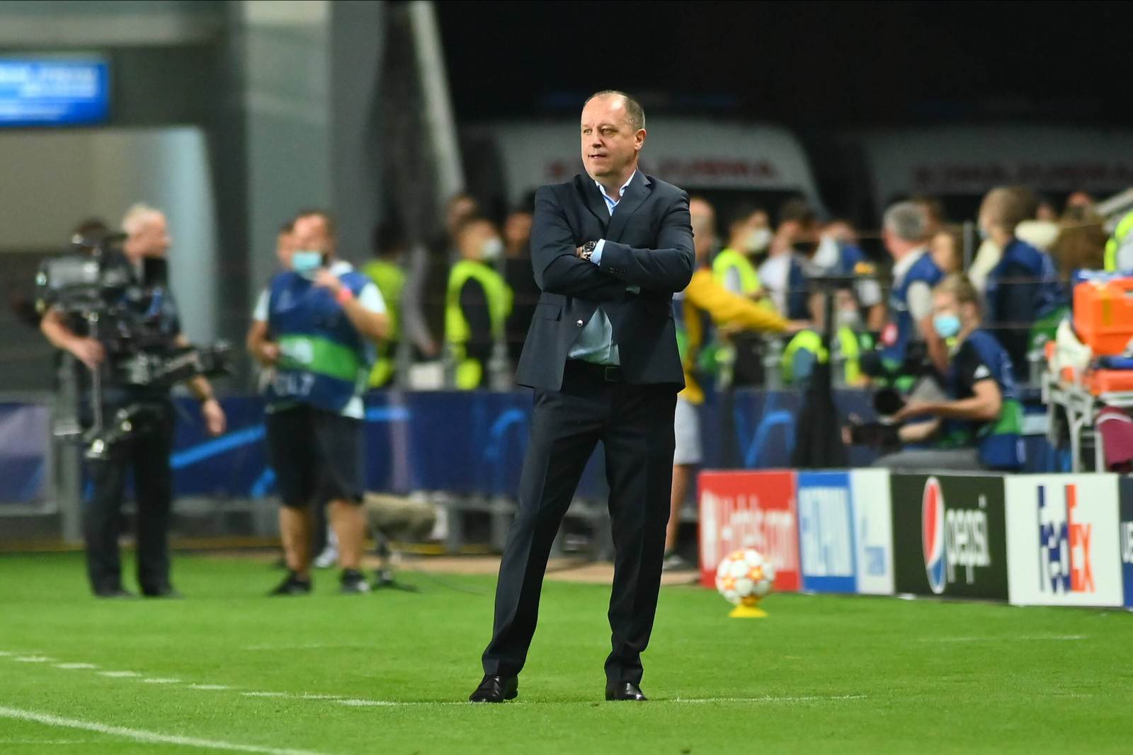 “Neftçi”nin yeni baş məşqçisi 6 nəfərlə işləyəcək - Dördini özü gətirdi, ikisini də…