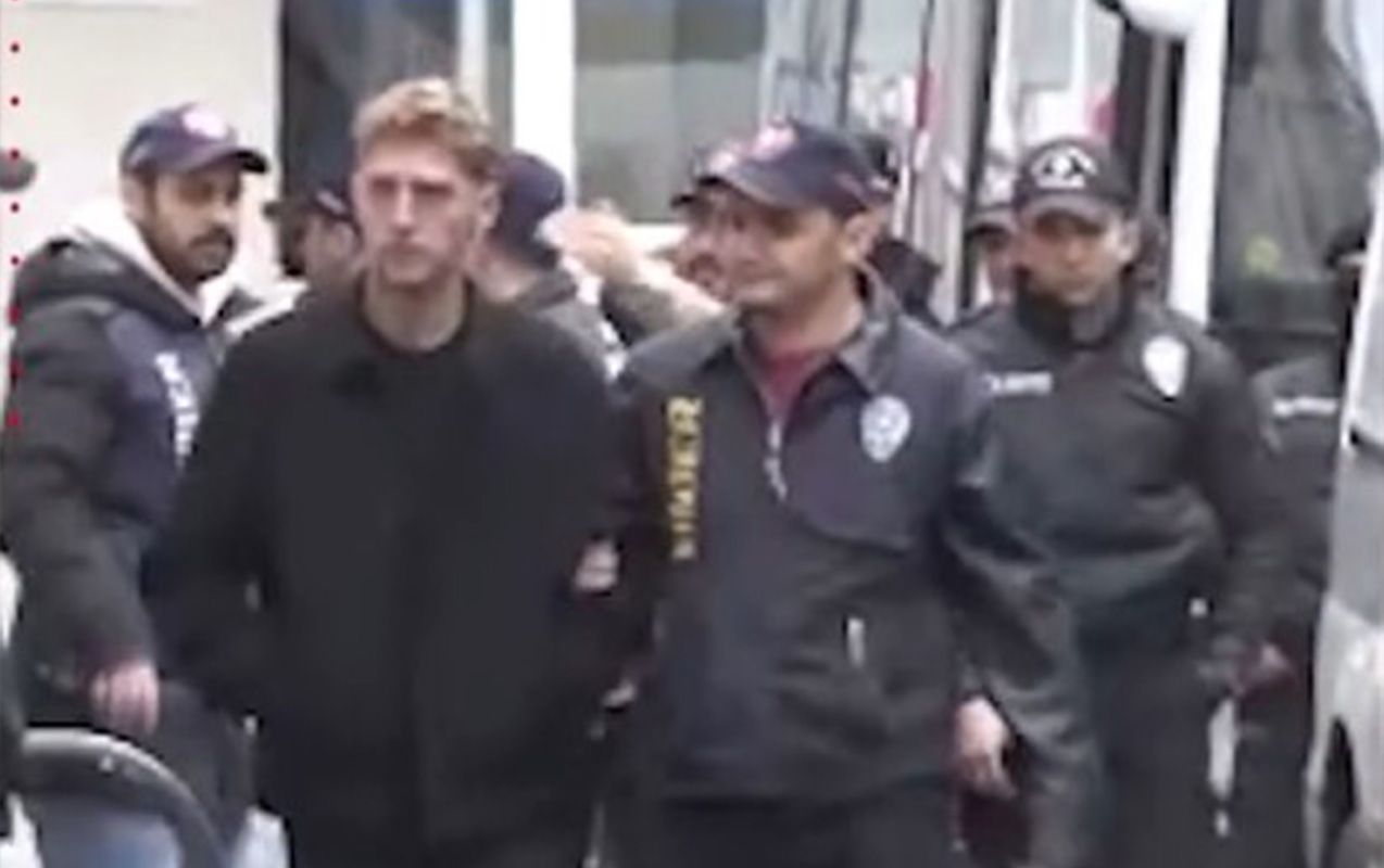 Həbs olunan sabiq klub başqanı və iki futbolçu məhkəməyə aparıldı - VİDEO