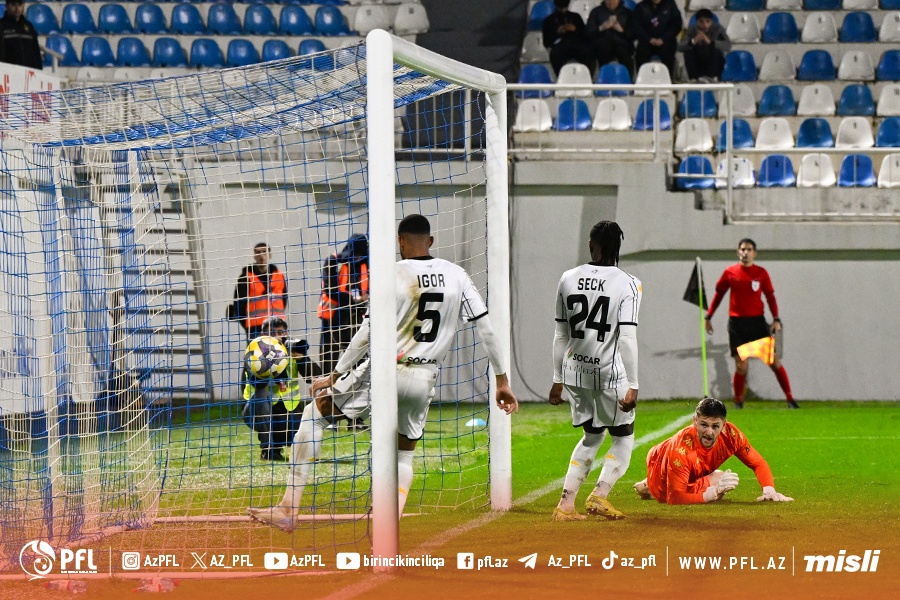 Məğlub "Neftçi", cılız futbolçular, çarəsiz fanatlar...