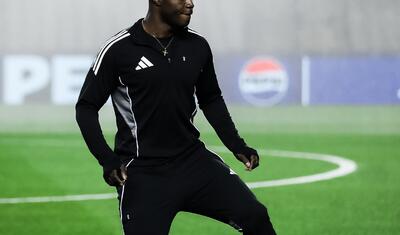 "Qarabağ"ın oyunçuları "Ayaks"ı gözləyərkən…