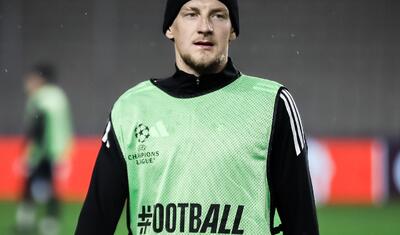 "Qarabağ"ın oyunçuları "Ayaks"ı gözləyərkən…