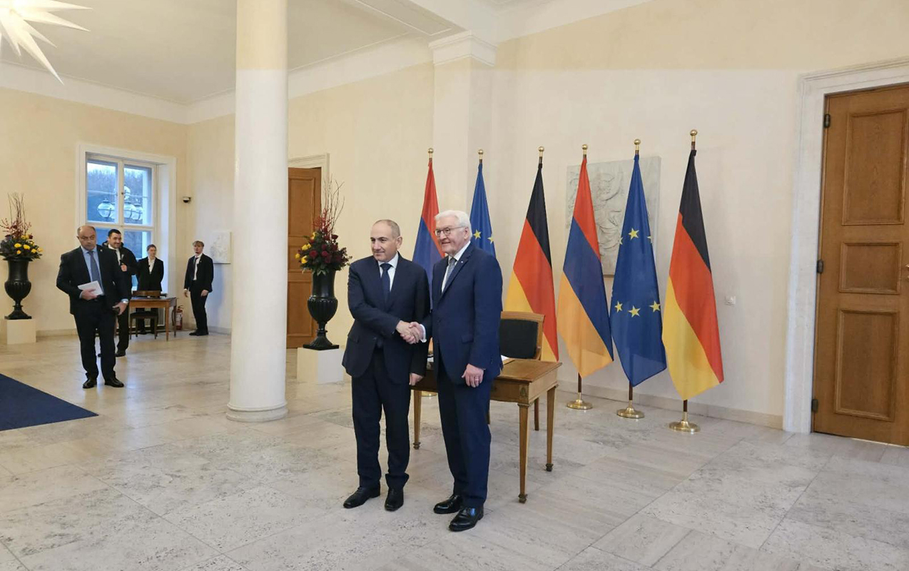 Paşinyan Almaniyada Azərbaycanla sülhdən danışdı