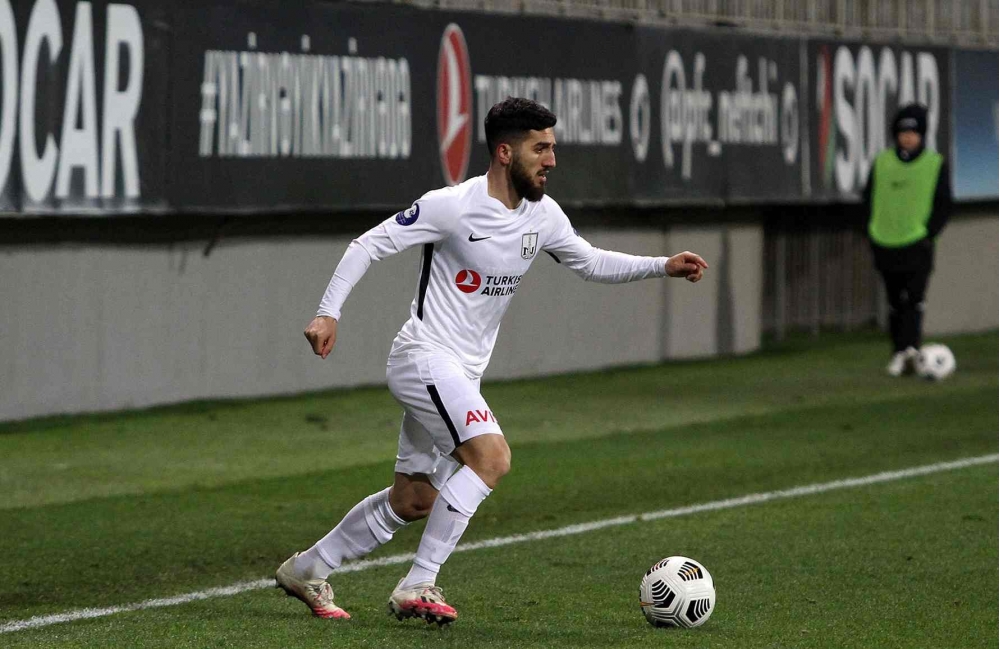 “Neftçi”nin düşərgəsində saxlamadığı müdafiəçi Rusiya klubuna qayıtdı