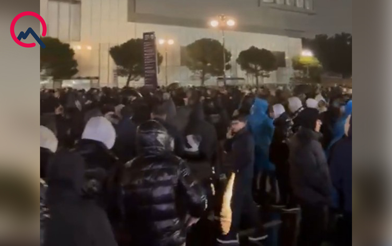 Yağışa baxmadılar, “Tofiq Bəhramov”a axın etdilər - VİDEO