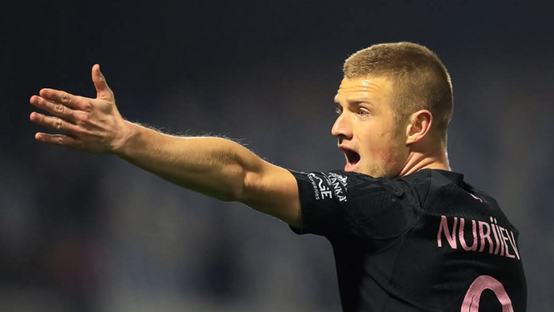 Millinin yarımmüdafiəçisi Premyer Liqadan getmək qərarı verdi