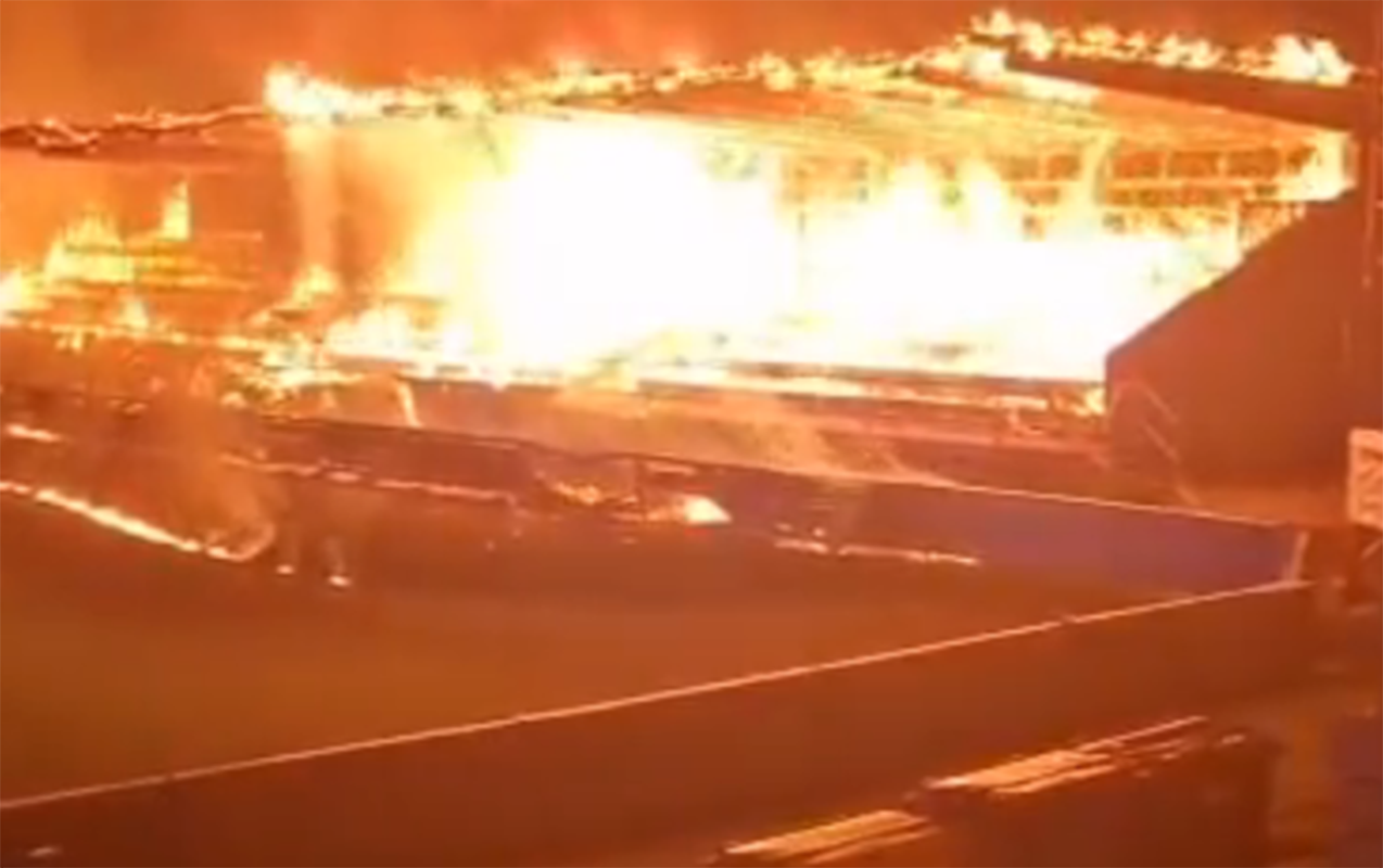 Komanda aşağı liqaya düşdü,15 yaşlı üç azarkeş stadionu yandırdı - Finlandiyadan VİDEO