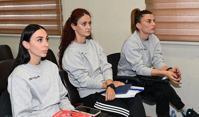 Xarici təlimçi Bakıda hakimlər üçün təlim-tədris proqramı keçir -