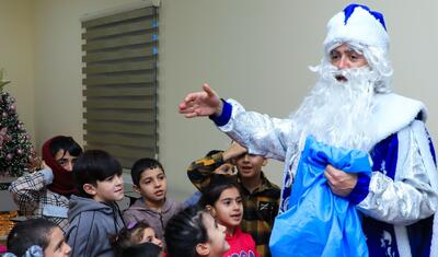 “Sabah”ın oyunçuları uşaq sığınacağına getdi -
